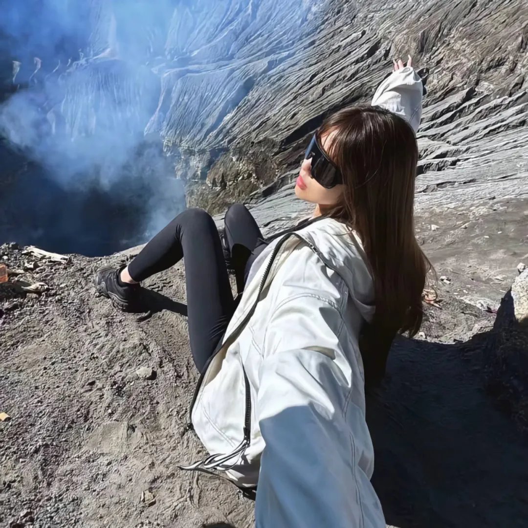 离婚后,霸总天天想娶我